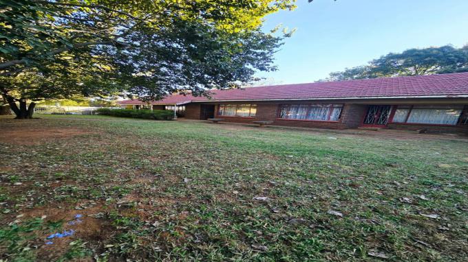 4 Bedroom Freehold Residence for Sale For Sale in Wilkoppies - Private Sale - MR714420