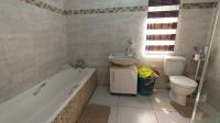 Bathroom 1 - 18 square meters of property in Dawncrest