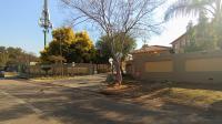 Front View of property in Willow Park Manor