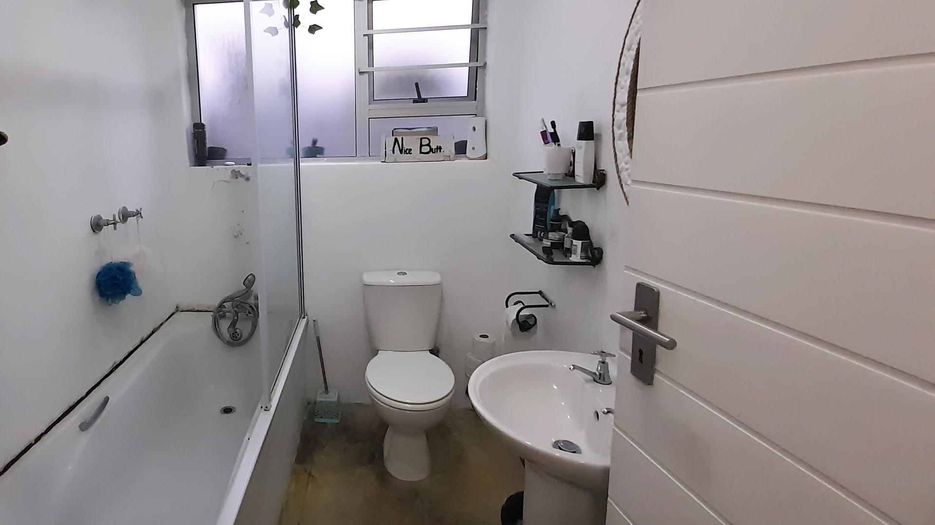 Bathroom 1 of property in Gonubie