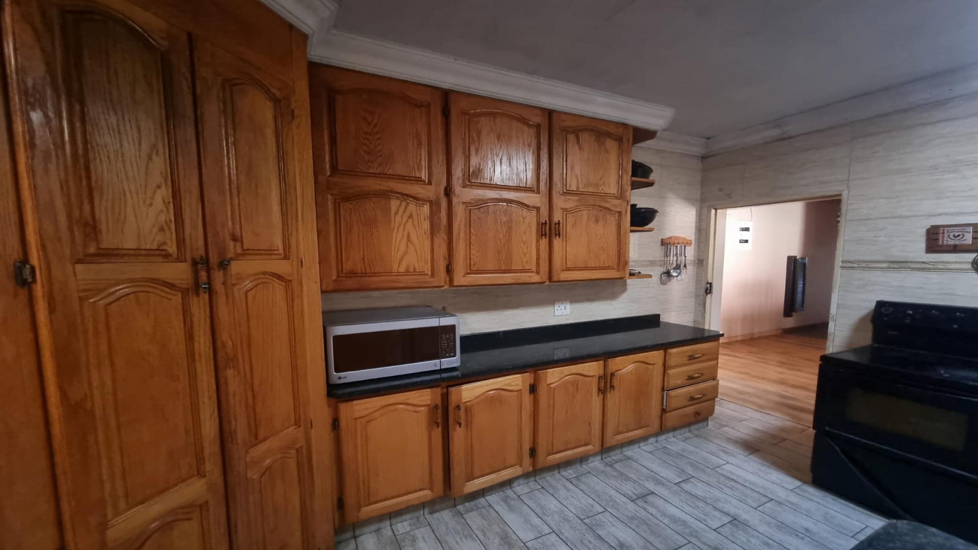 Kitchen of property in Evander