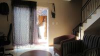 Lounges - 20 square meters of property in Wilgeheuwel 