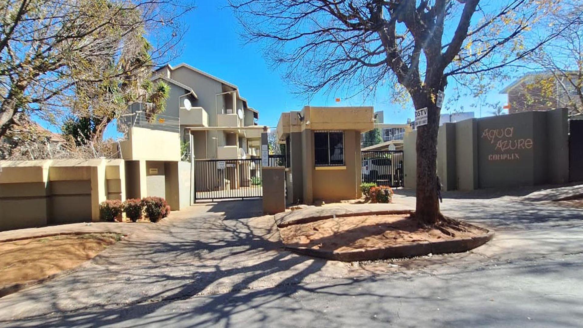Front View of property in Florida