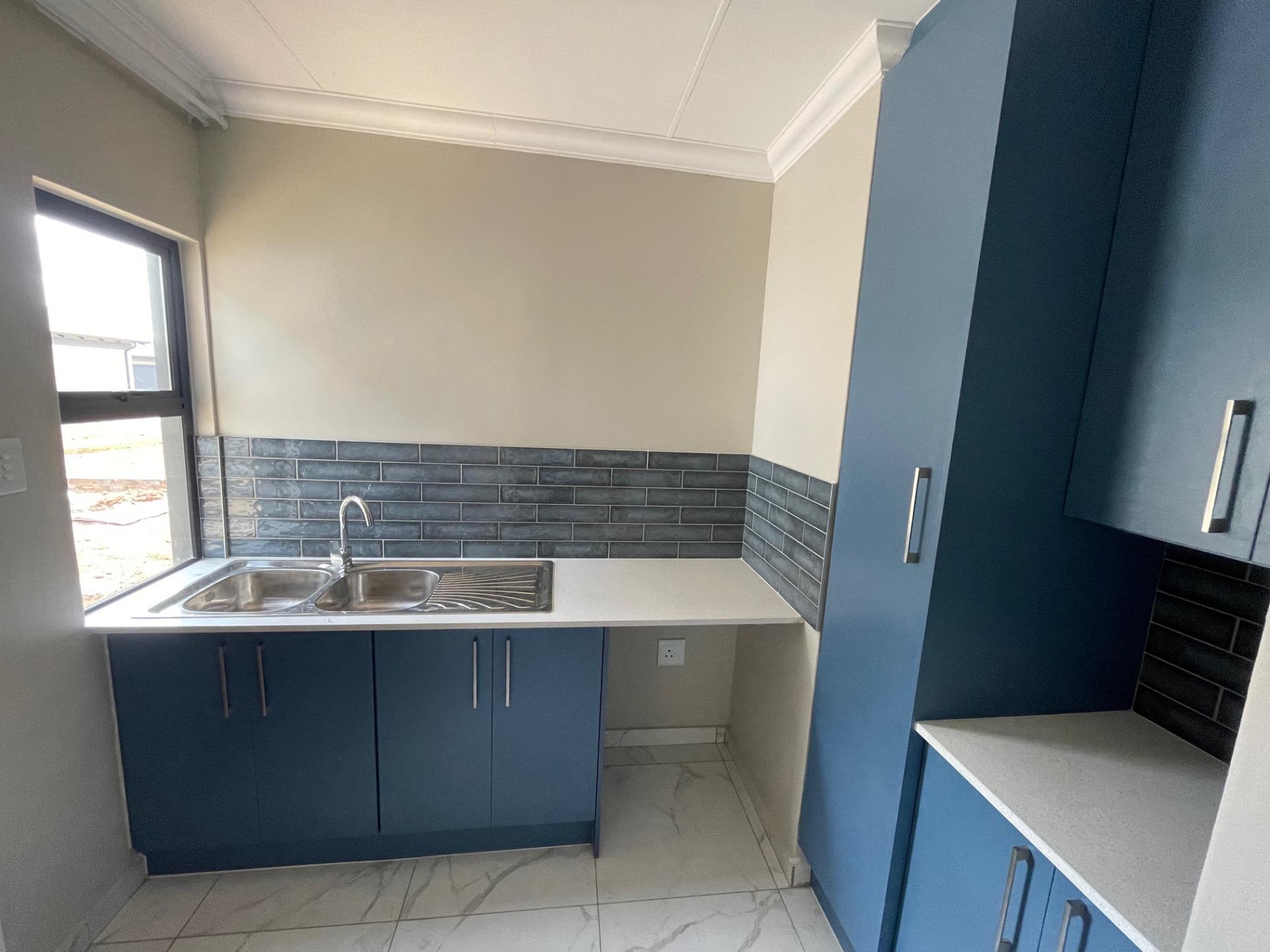  of property in Heatherview