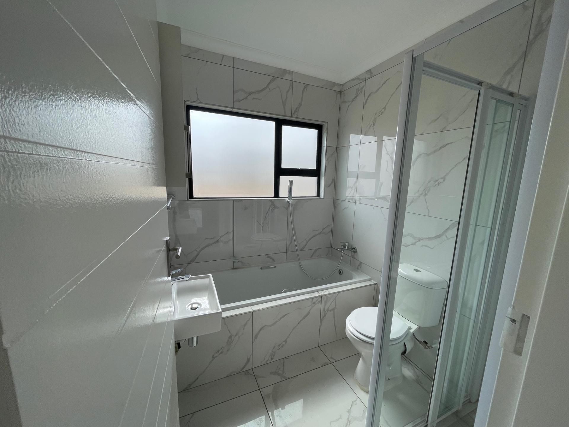  of property in Heatherview