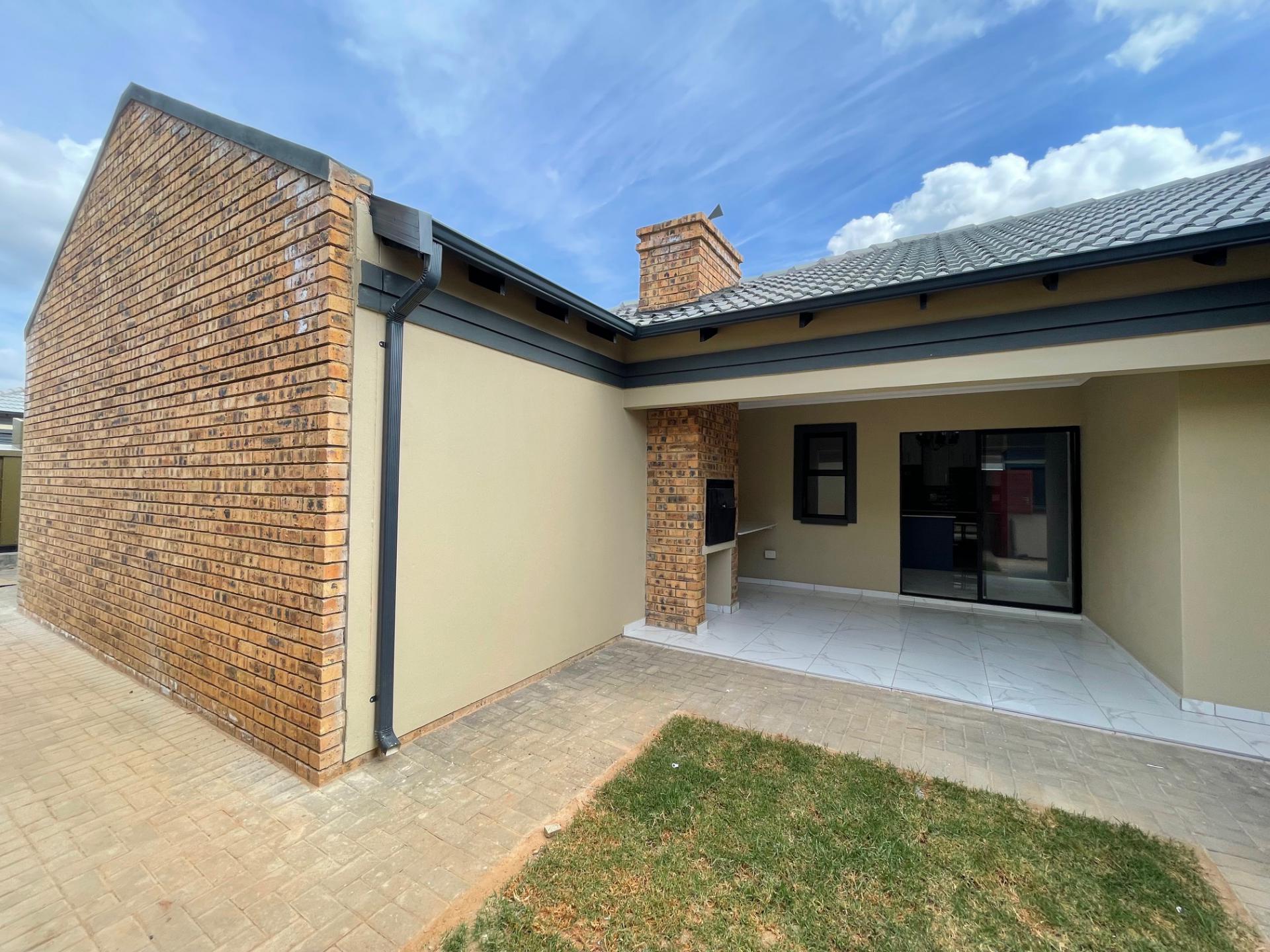  of property in Heatherview
