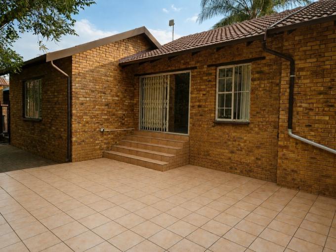 3 Bedroom Simplex for Sale For Sale in Safarituine - MR714506