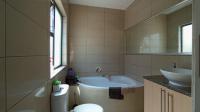 Main Bathroom - 5 square meters of property in Amberfield