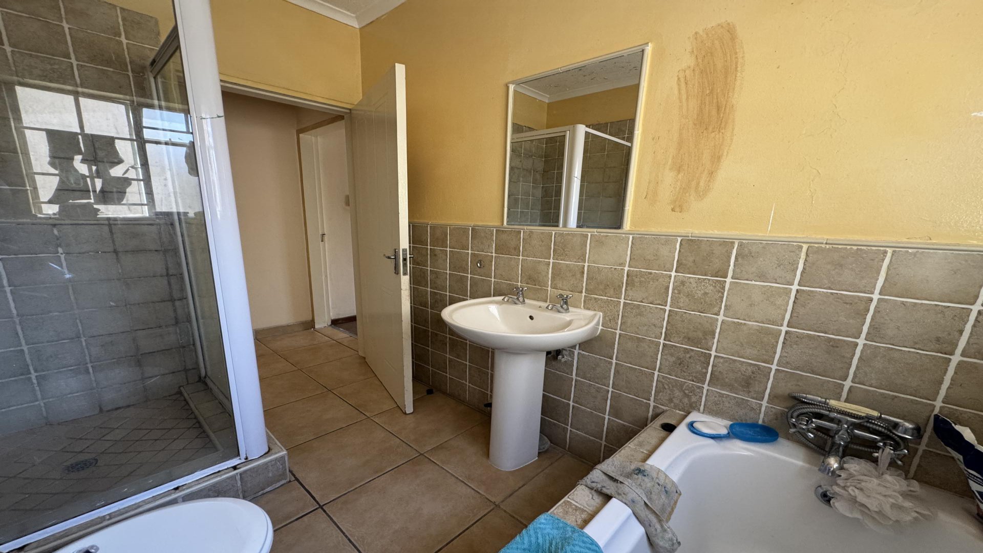 Bathroom 1 of property in Meredale