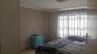 Bed Room 2 of property in Akasia