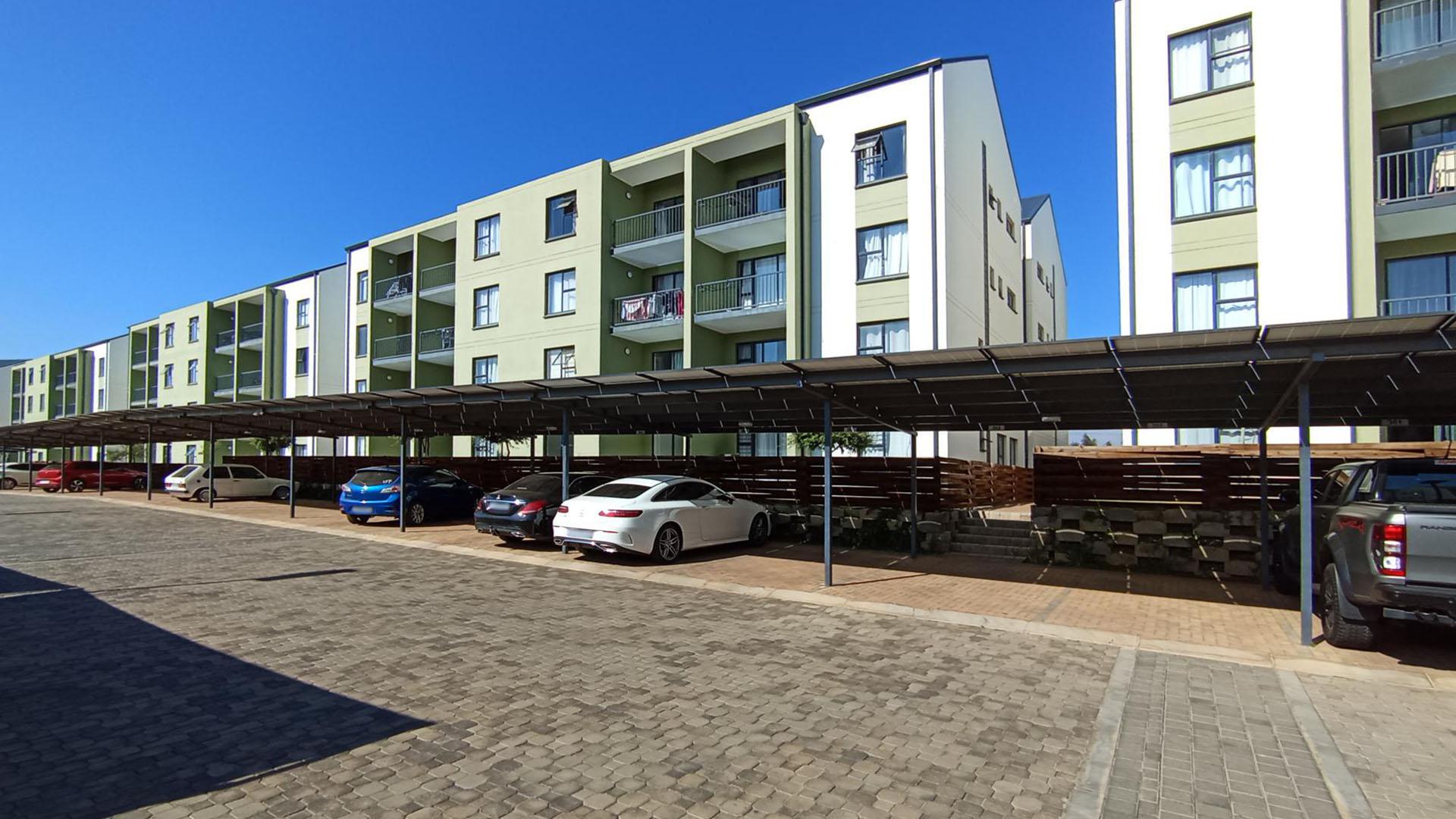 Front View of property in Mooikloof