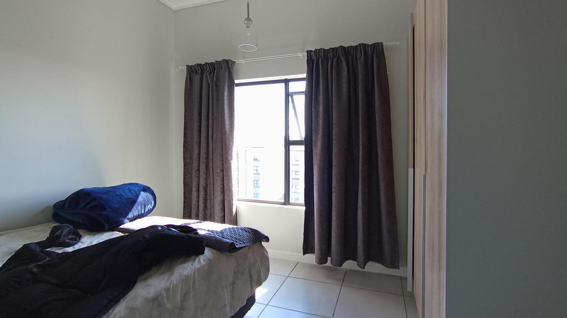 Bed Room 1 - 13 square meters of property in Mooikloof