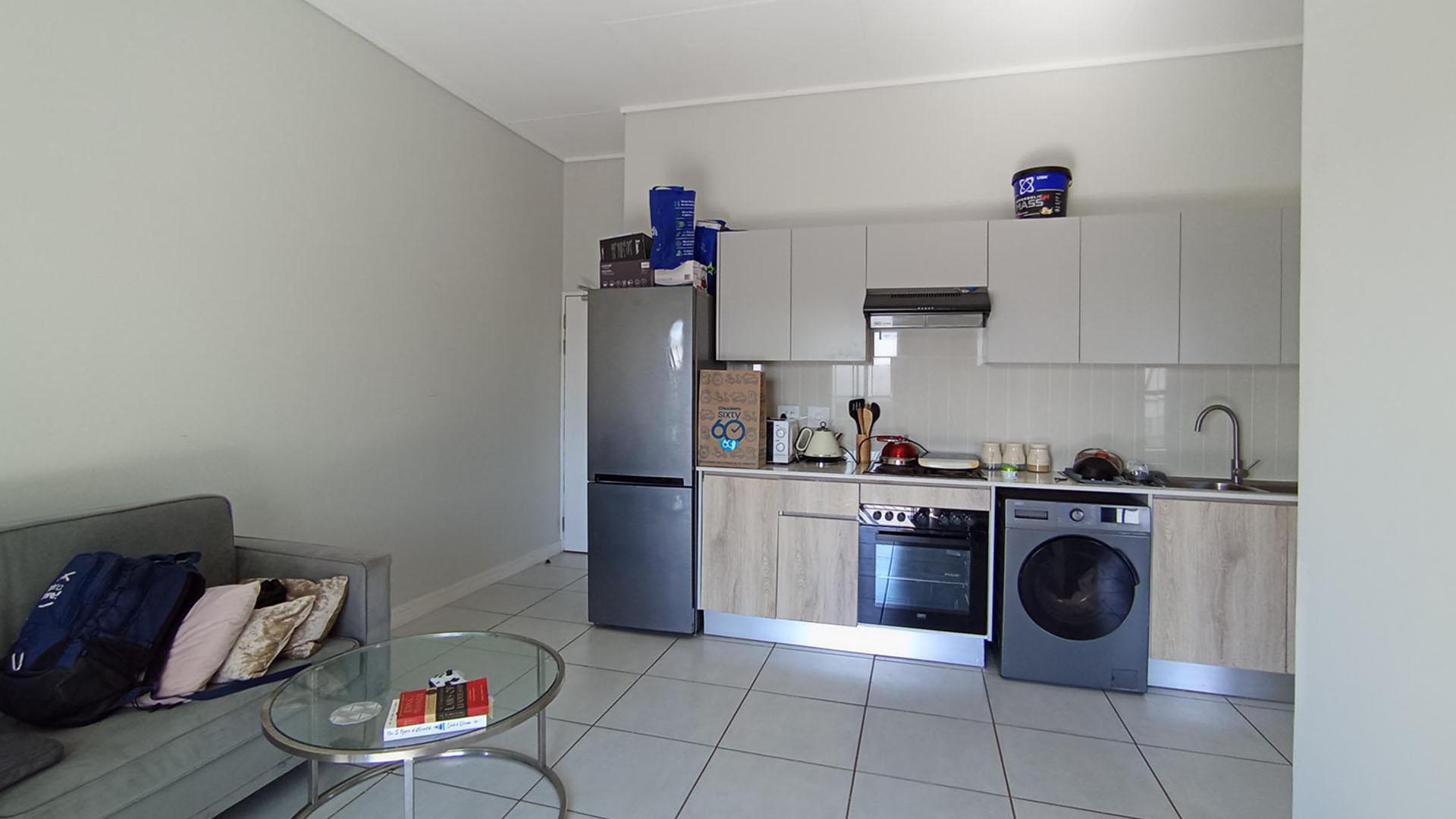 Lounges - 12 square meters of property in Mooikloof