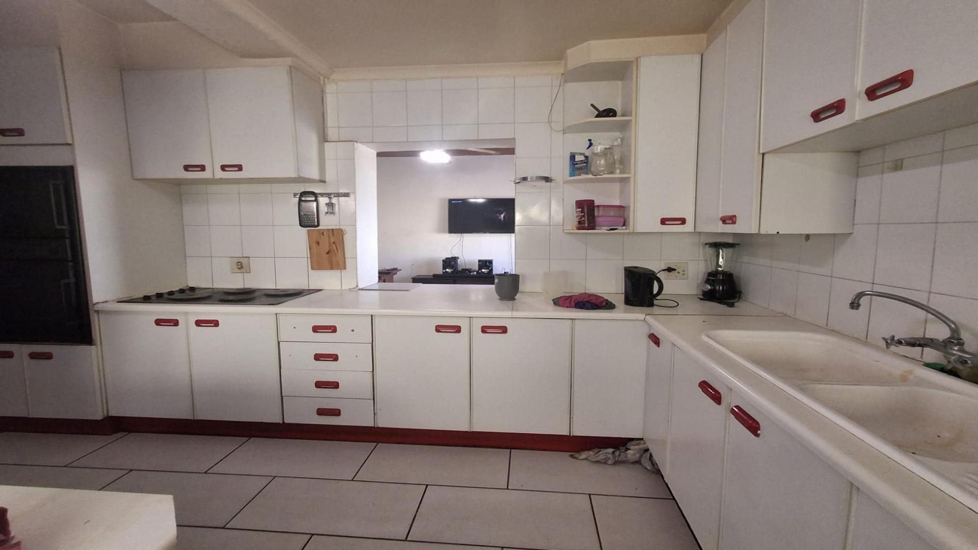 Kitchen of property in Germiston