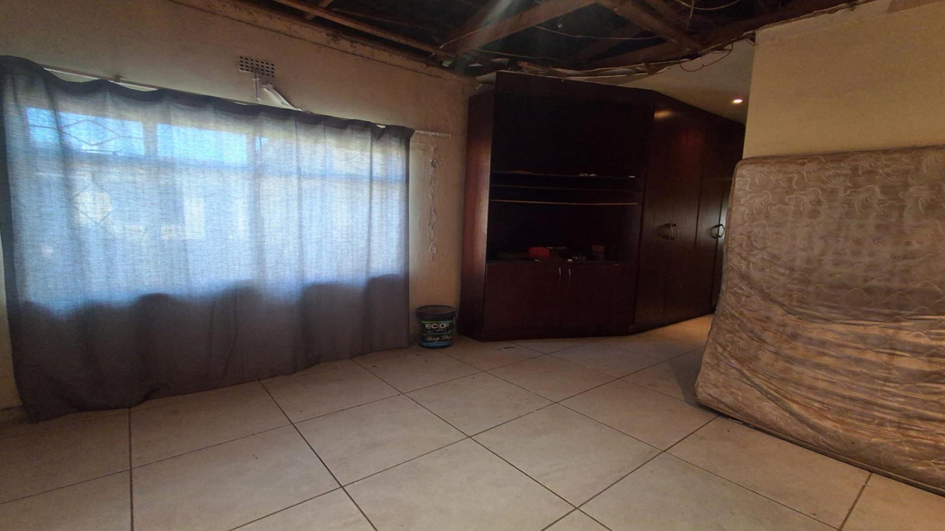 Dining Room of property in Germiston
