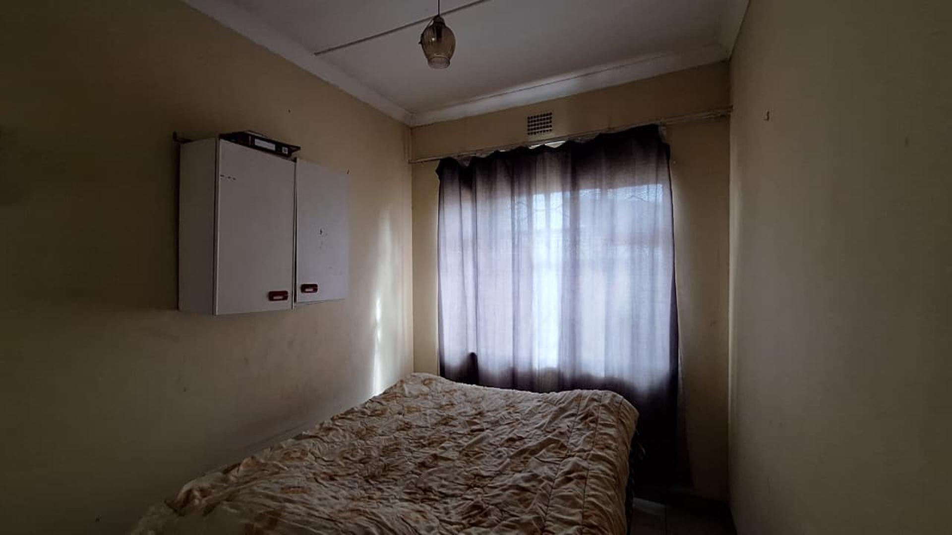 Bed Room 2 - 14 square meters of property in Germiston