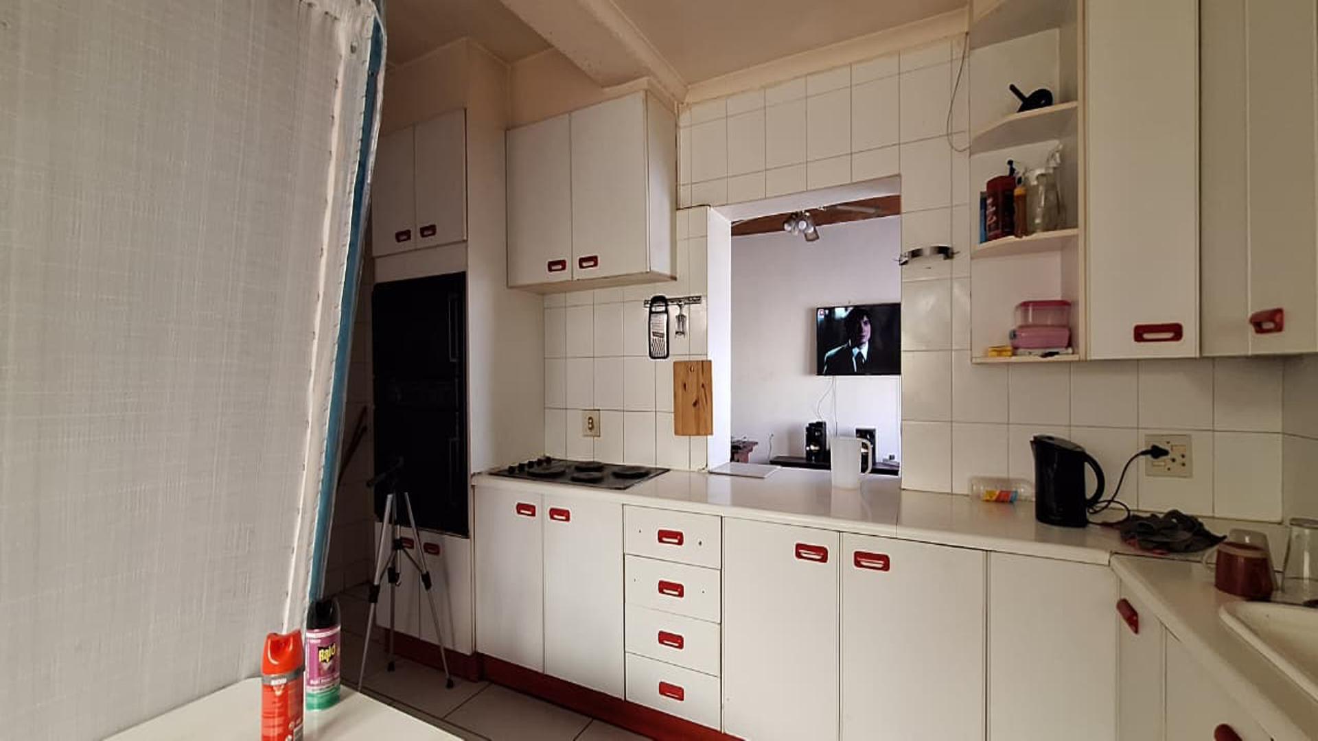 Kitchen - 22 square meters of property in Germiston