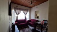 Lounges - 39 square meters of property in Germiston