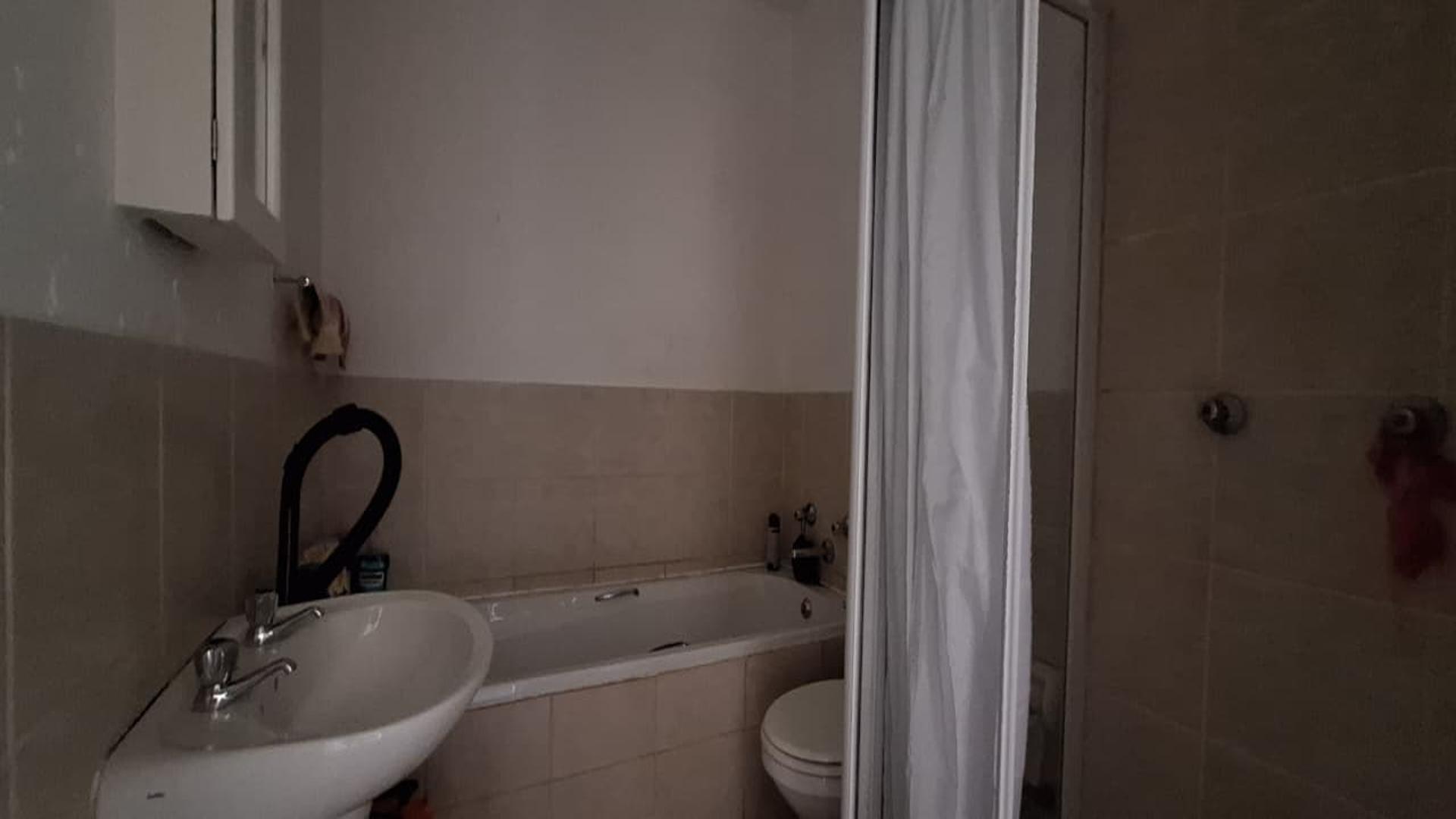 Bathroom 1 - 6 square meters of property in Comet