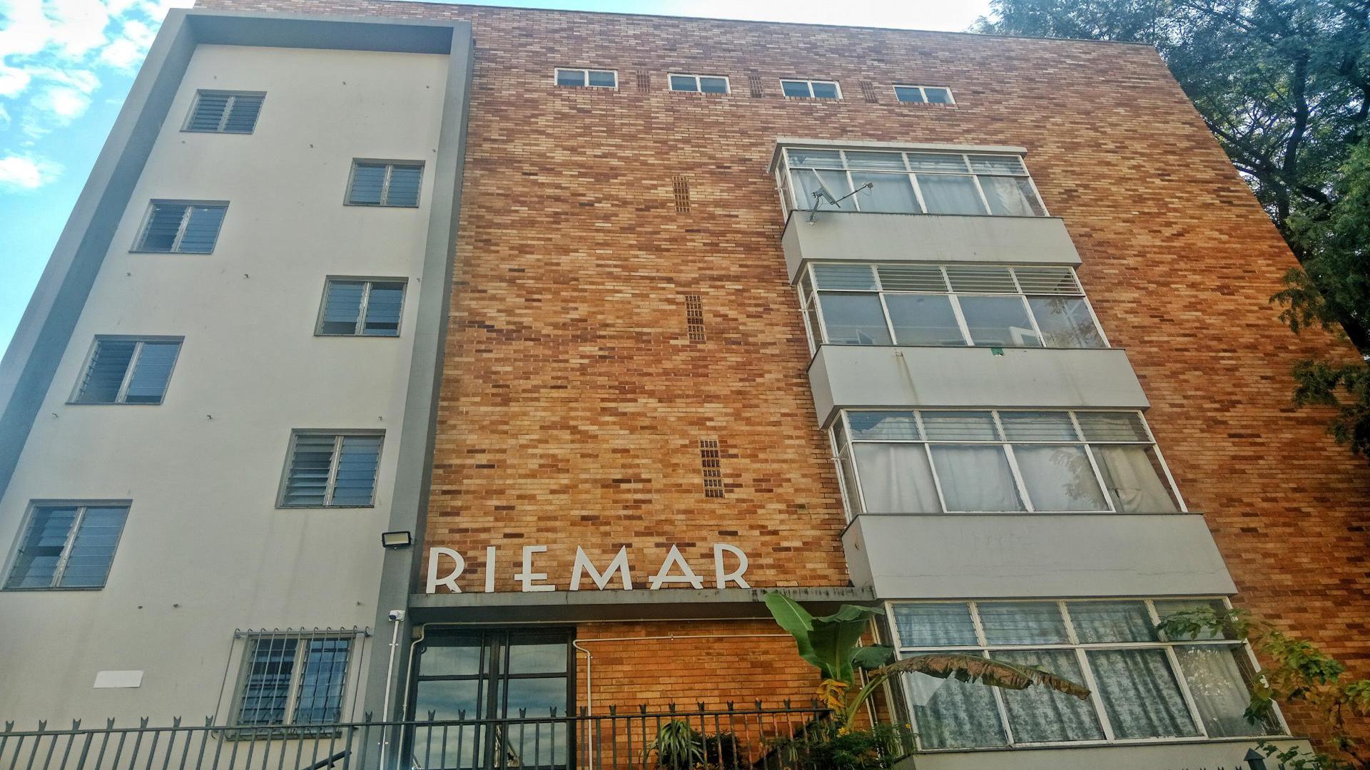 Front View of property in Sunnyside