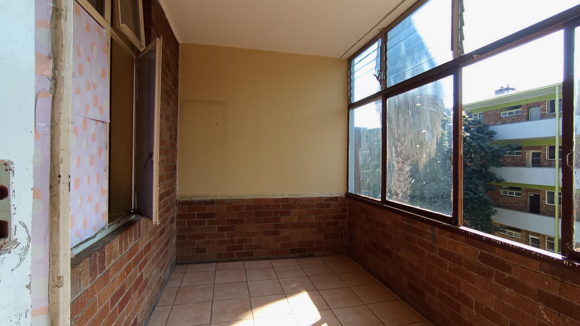 Study - 8 square meters of property in Sunnyside