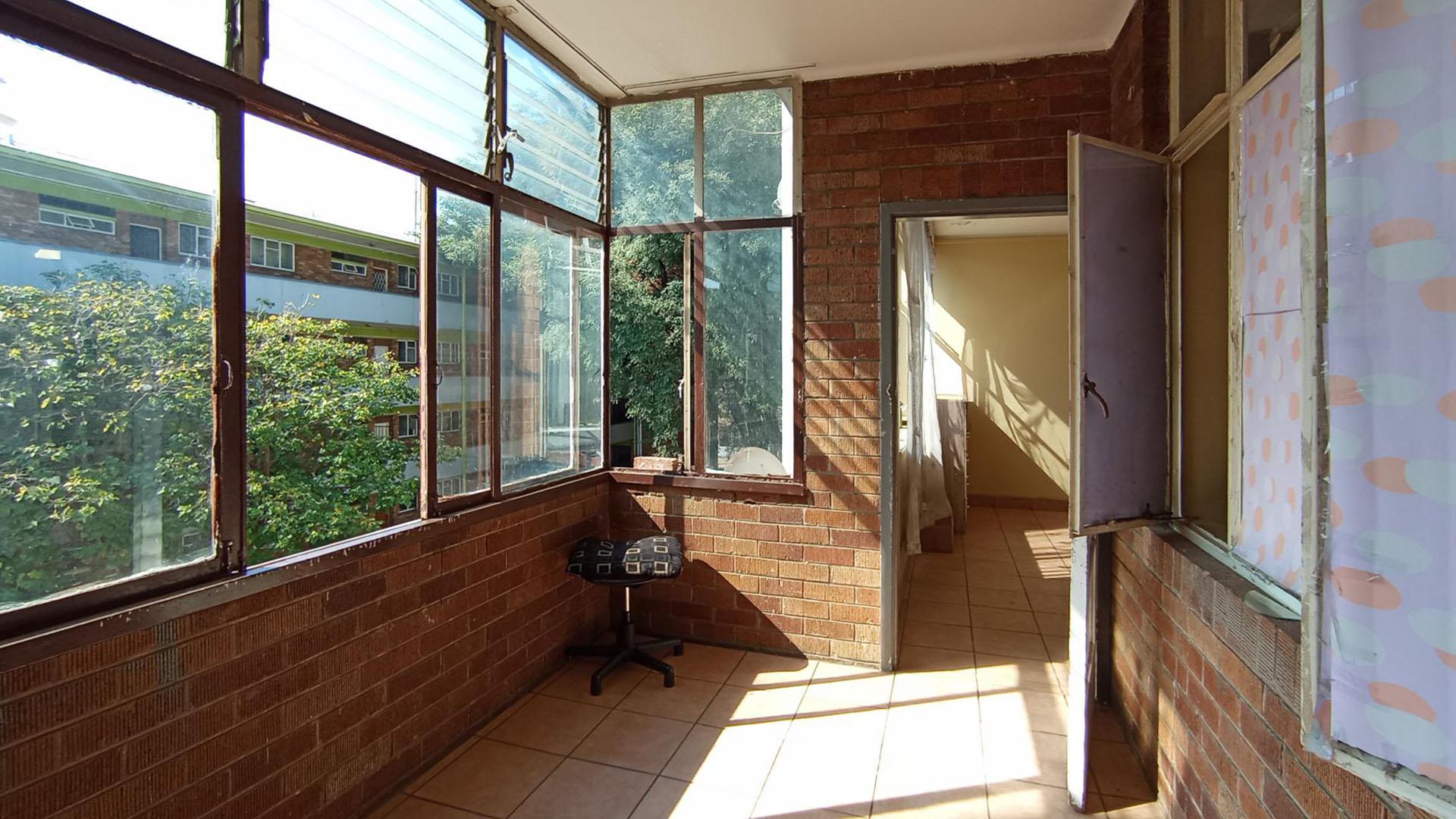 Study - 8 square meters of property in Sunnyside