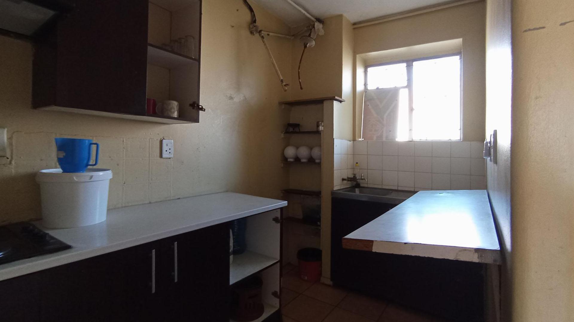 Kitchen - 8 square meters of property in Sunnyside