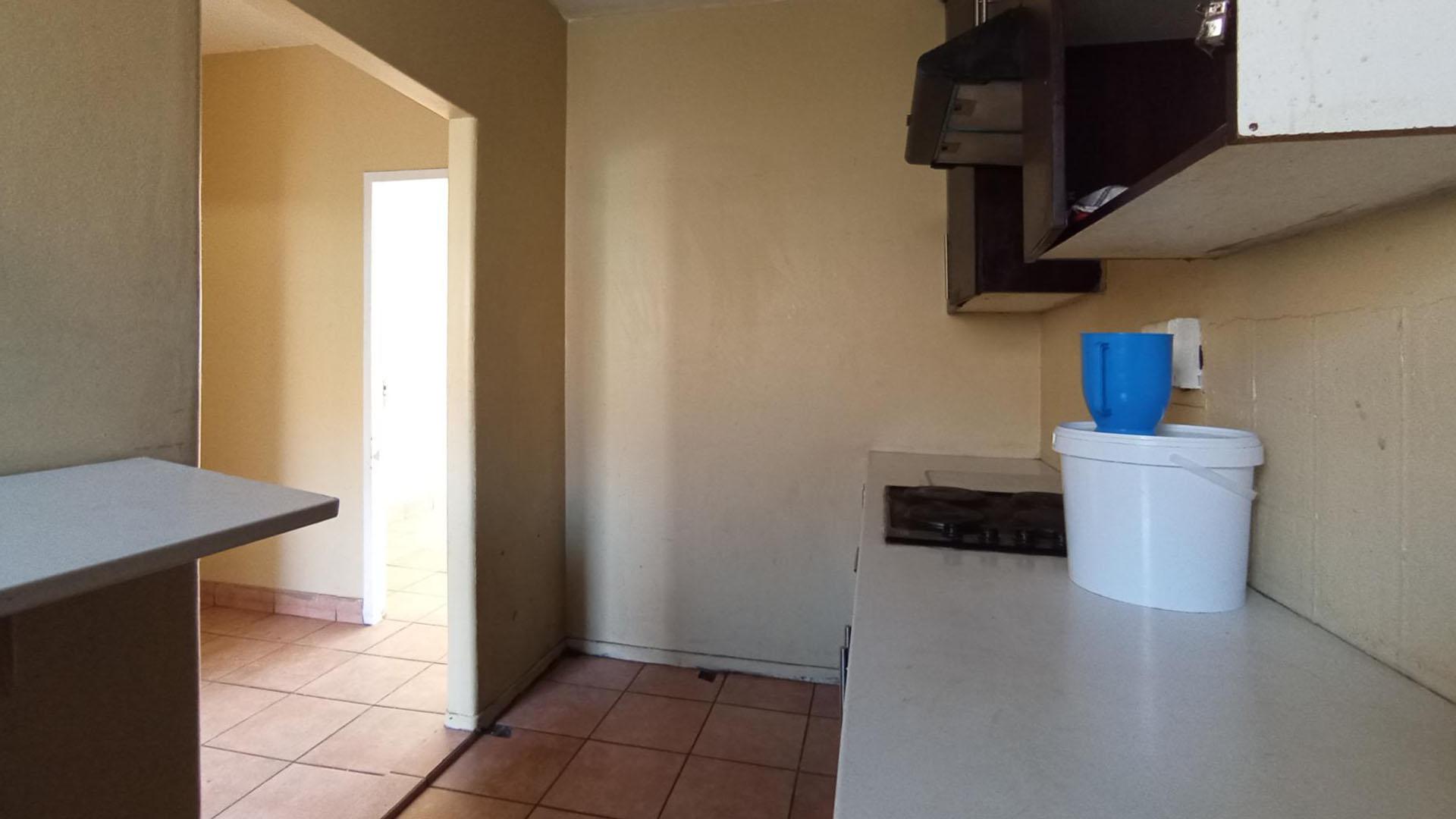Kitchen - 8 square meters of property in Sunnyside