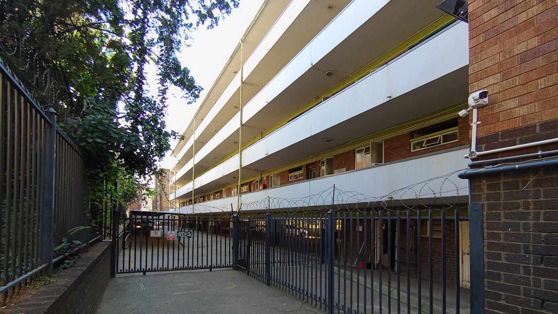 Front View of property in Sunnyside