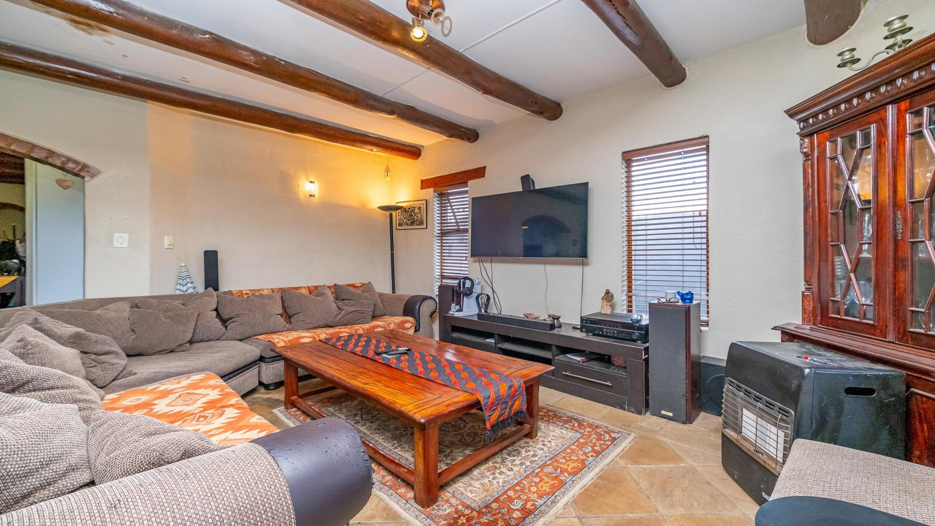 Lounges of property in Blandford Ridge A.H.