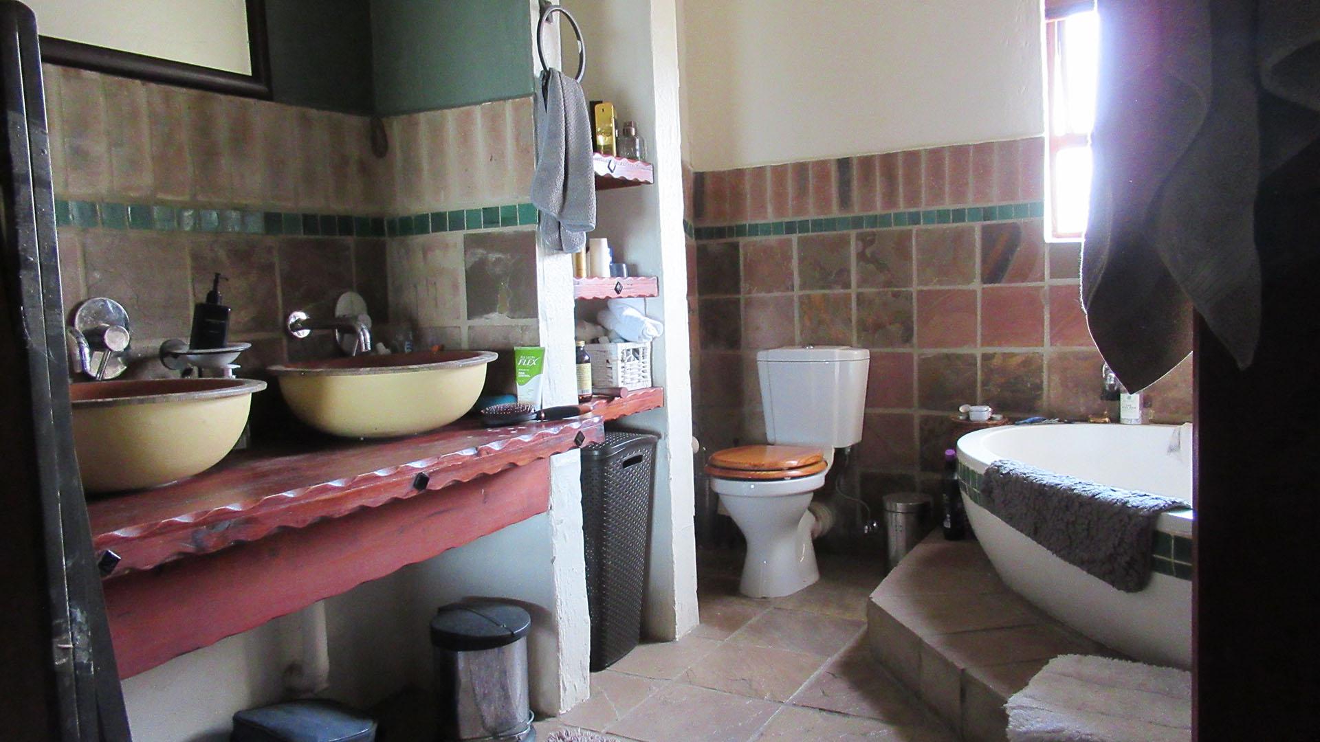 Main Bathroom - 9 square meters of property in North Riding