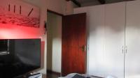Bed Room 1 - 11 square meters of property in North Riding