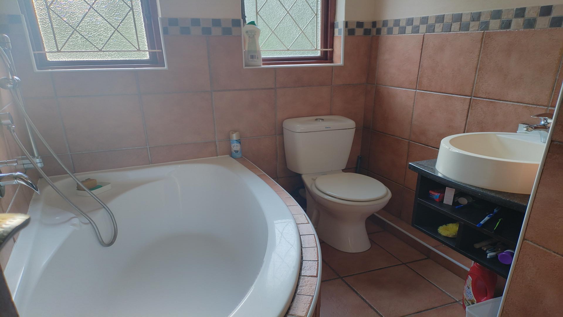 Bathroom 1 of property in Doon Heights