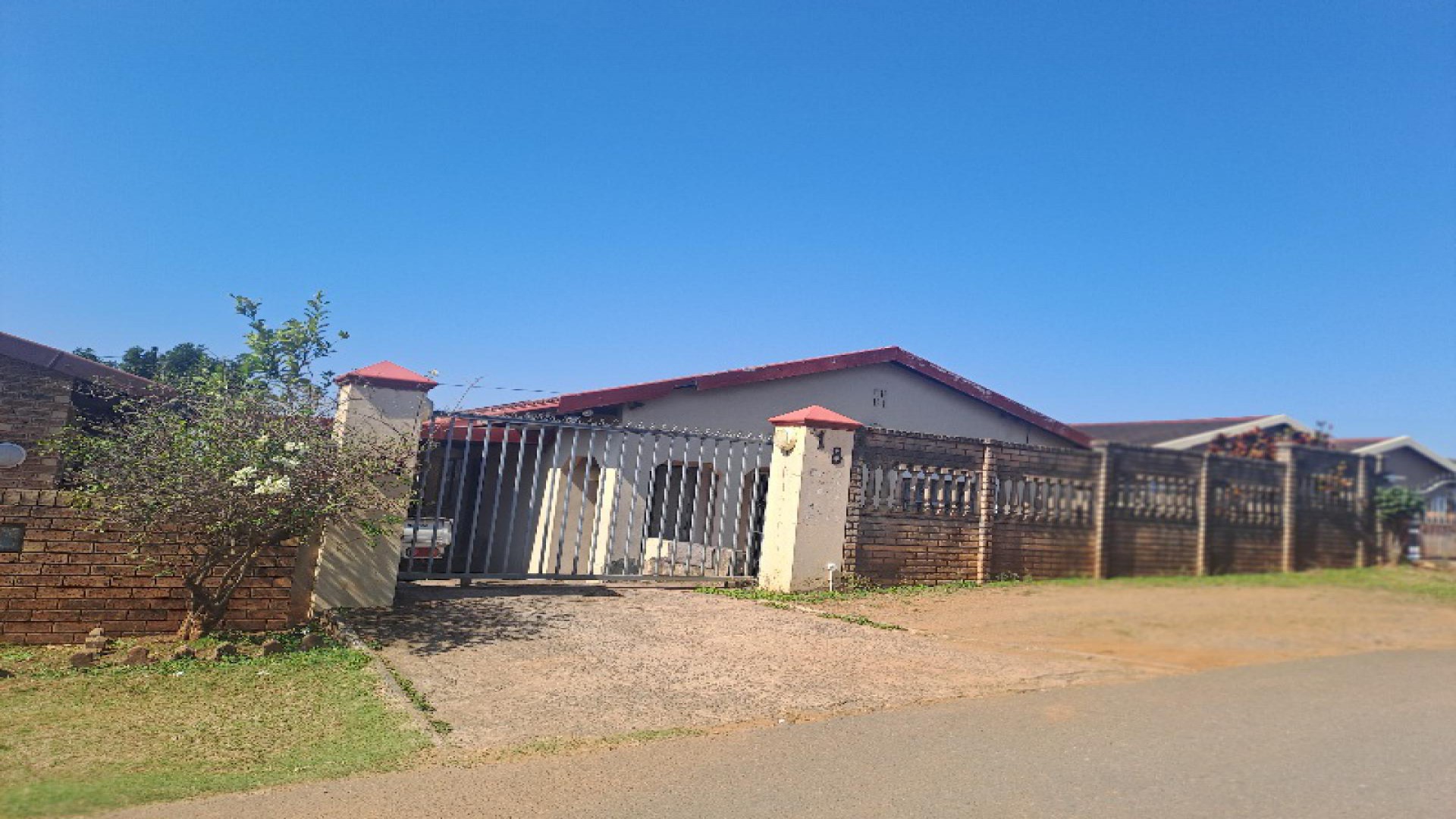 Front View of property in Phoenix