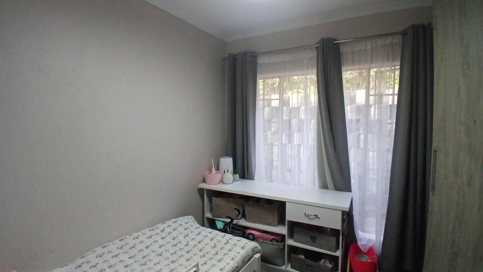 Bed Room 1 of property in Nelspruit Central