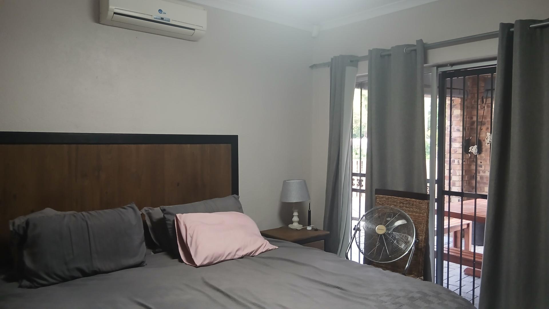 Bed Room 2 of property in Nelspruit Central