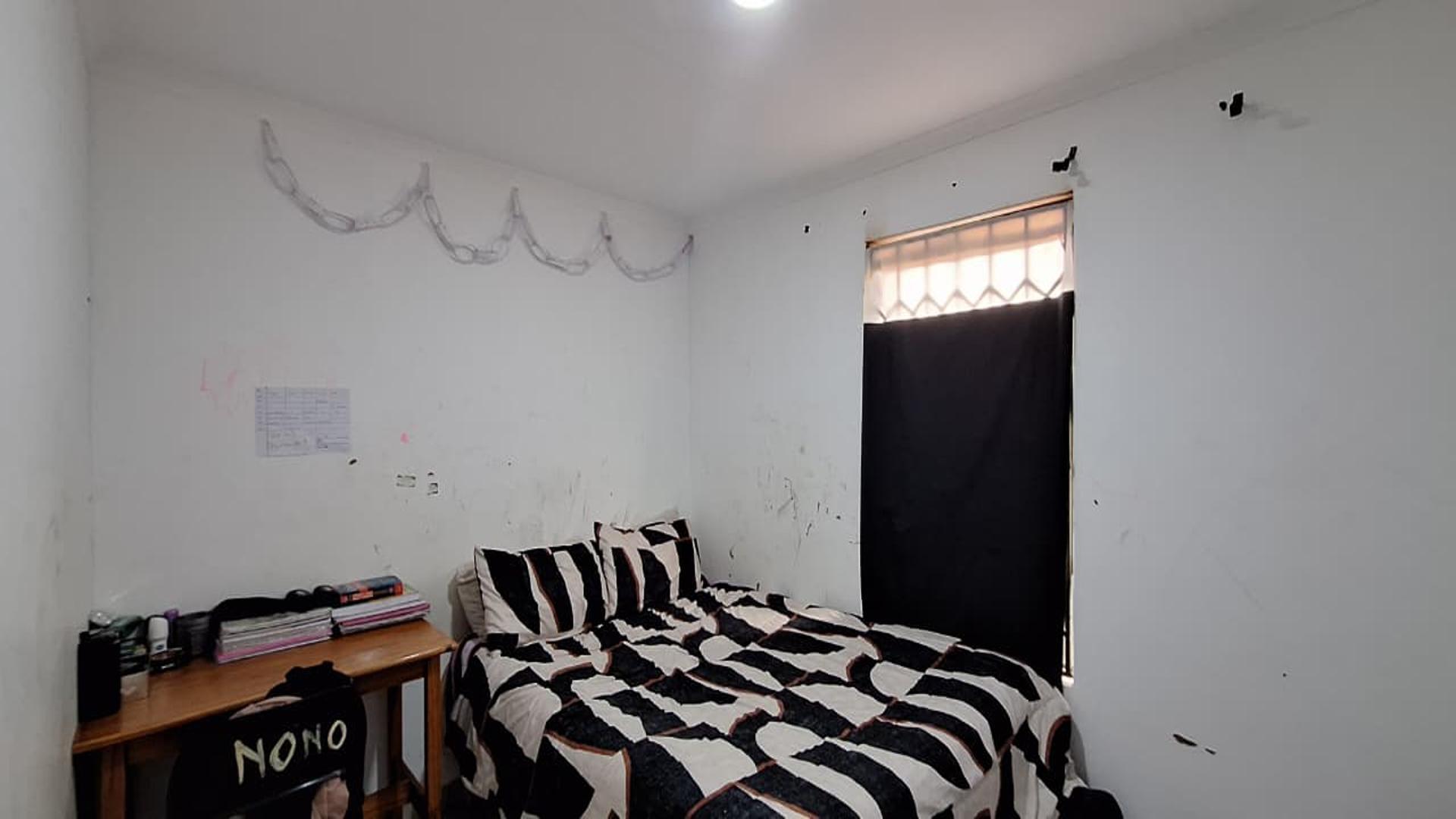 Bed Room 1 - 10 square meters of property in Savanna City