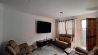Lounges - 19 square meters of property in Savanna City