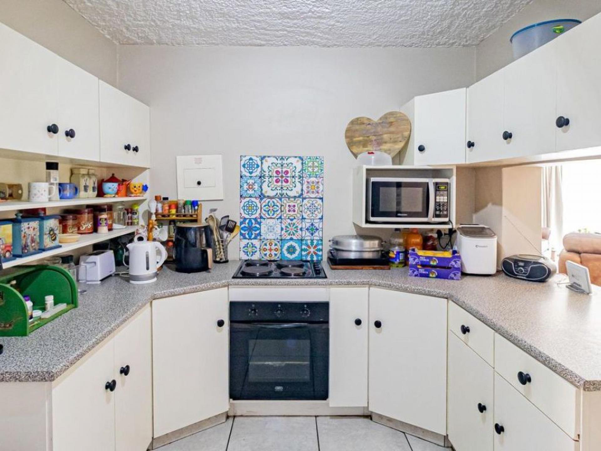  of property in Elarduspark