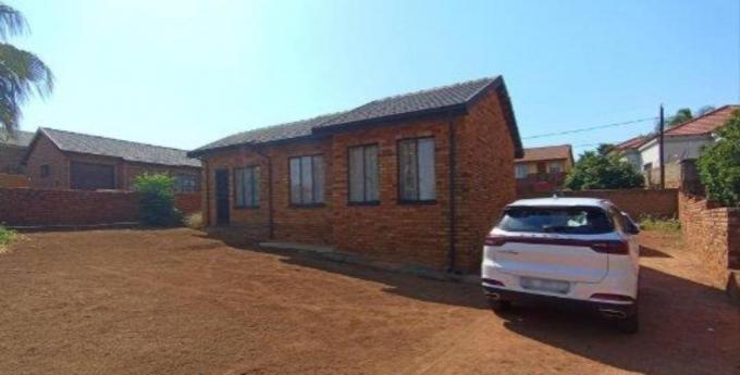 2 Bedroom House for Sale For Sale in Soshanguve - MR714596