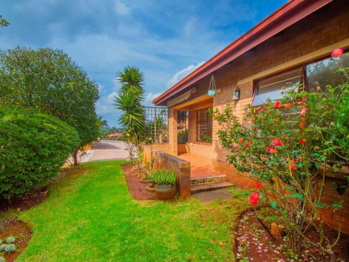 2 Bedroom Simplex for Sale For Sale in Wilropark - MR714614