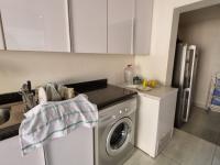  of property in Glenvista