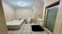 Bathroom 1 of property in Corlett Gardens