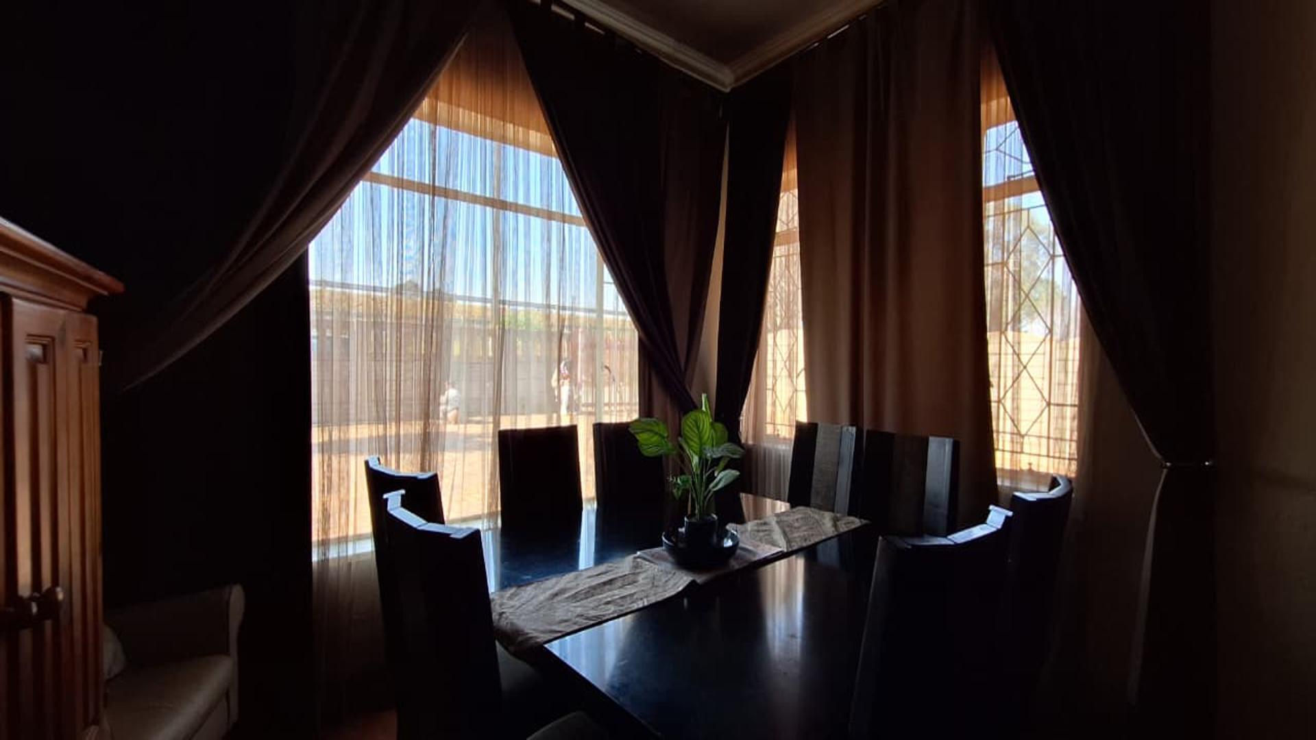 Dining Room - 12 square meters of property in Rhodesfield