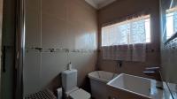Bathroom 1 - 7 square meters of property in Rhodesfield