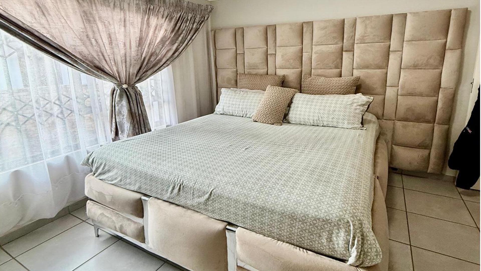  of property in Chantelle