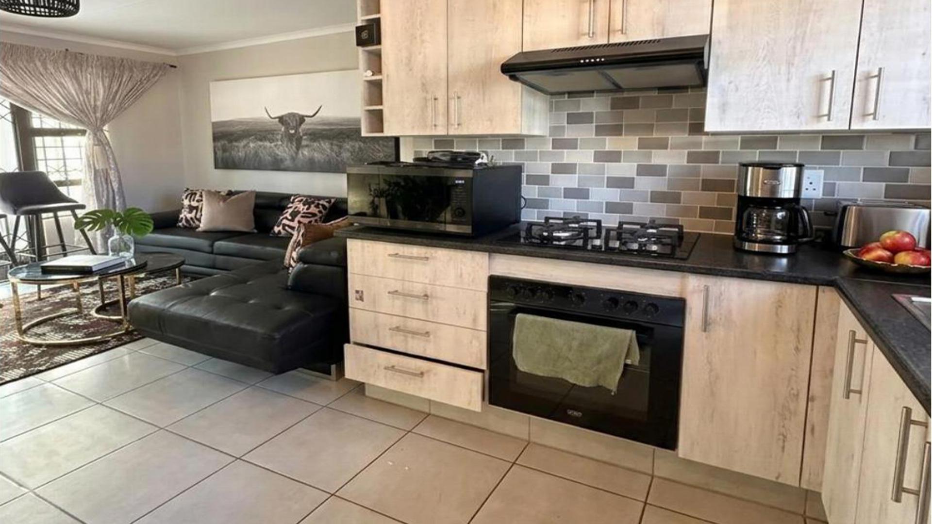  of property in Chantelle