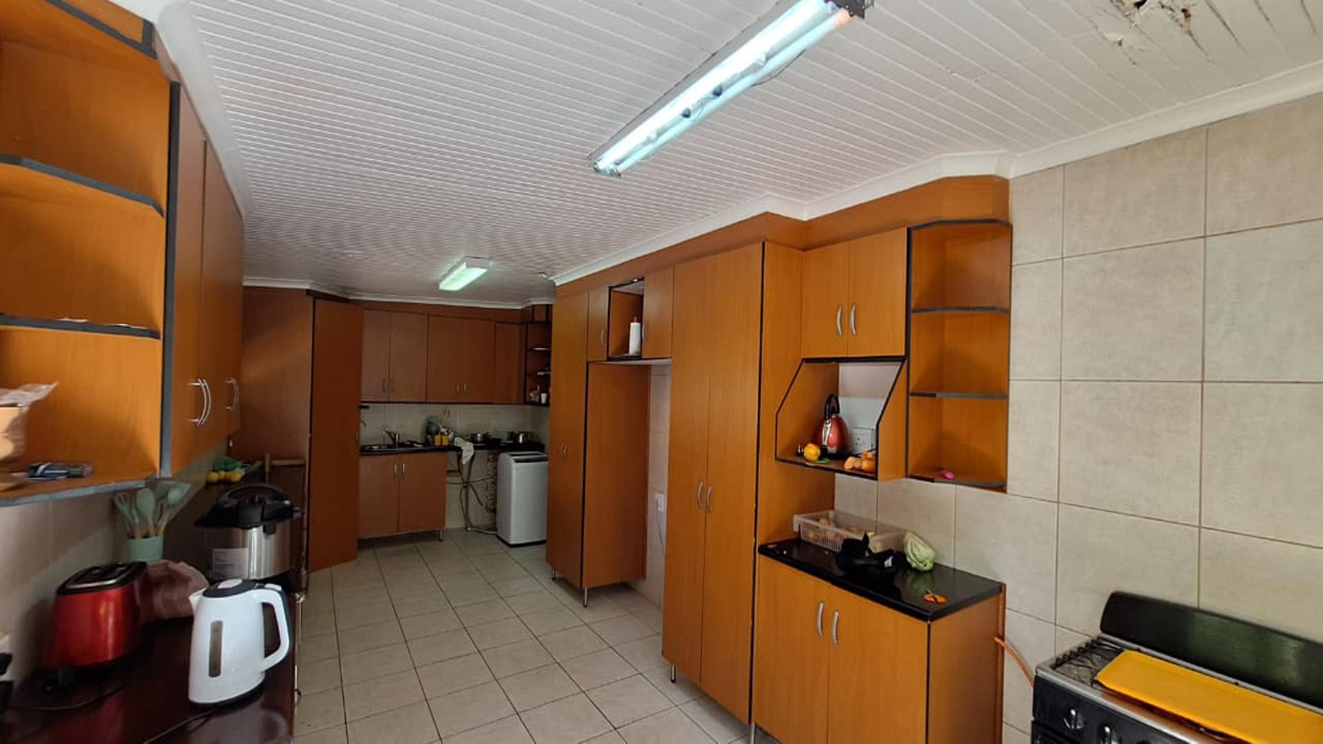 Kitchen - 29 square meters of property in Witpoortjie