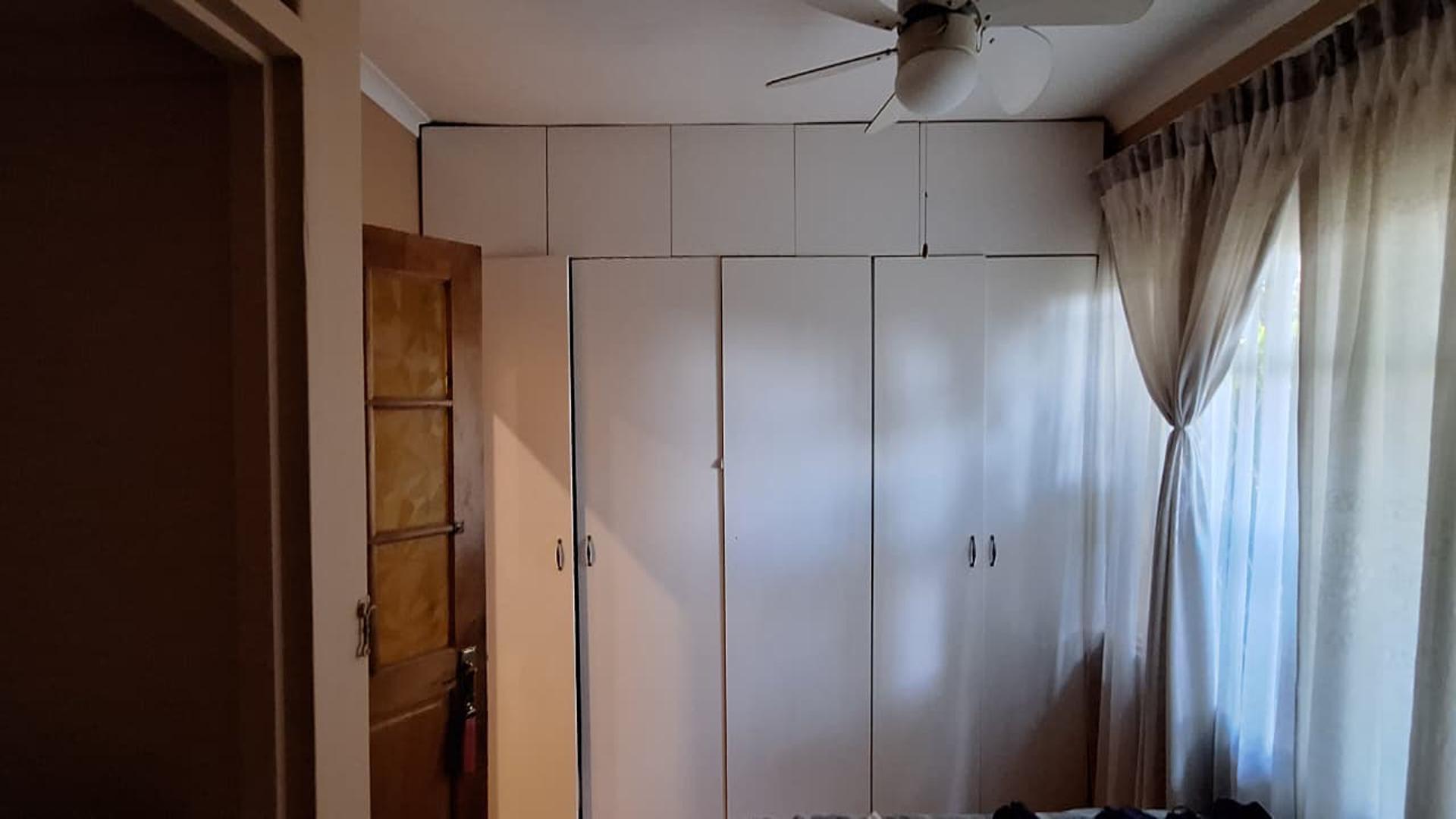 Bed Room 2 - 10 square meters of property in Witpoortjie