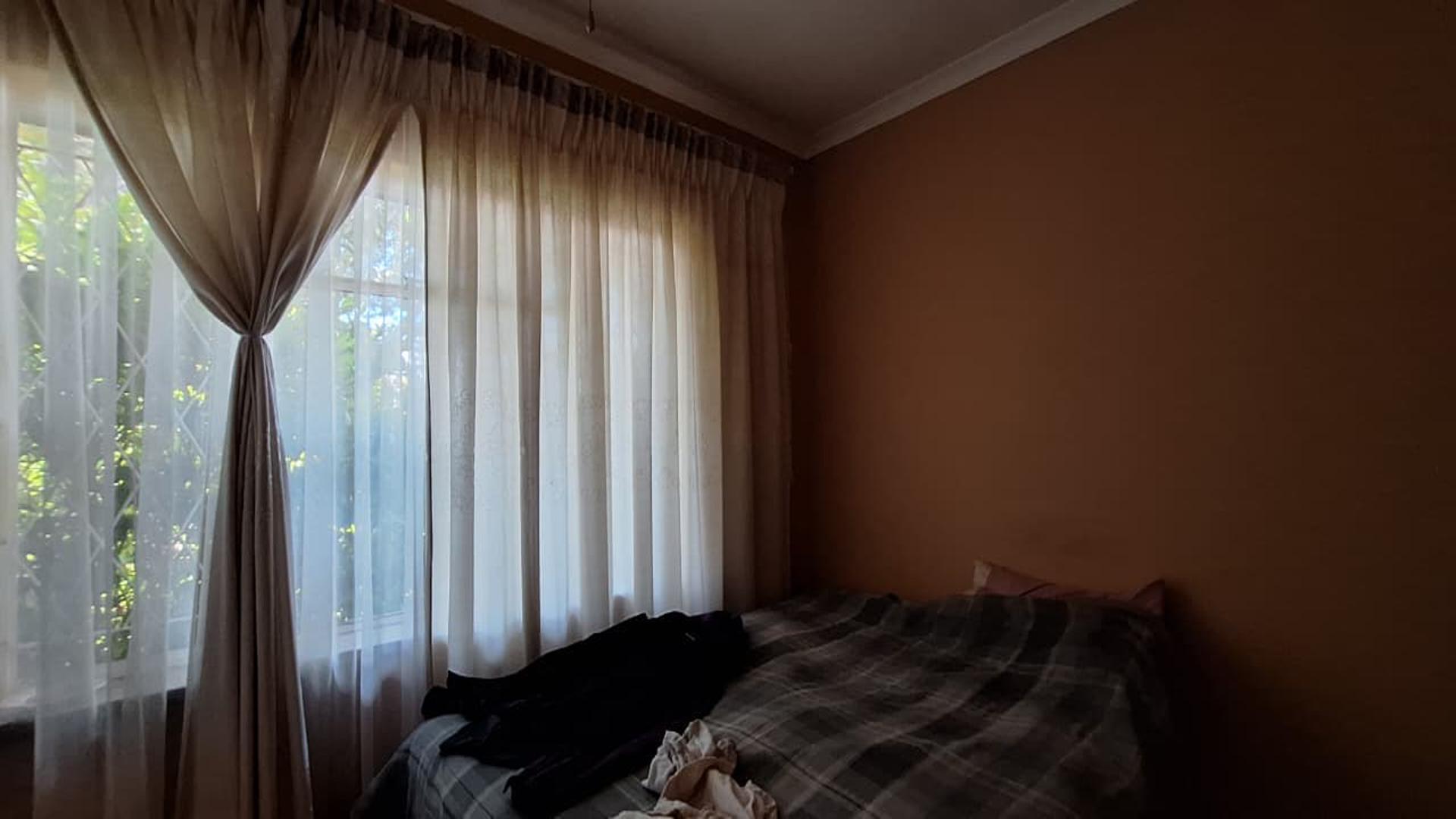 Bed Room 2 - 10 square meters of property in Witpoortjie